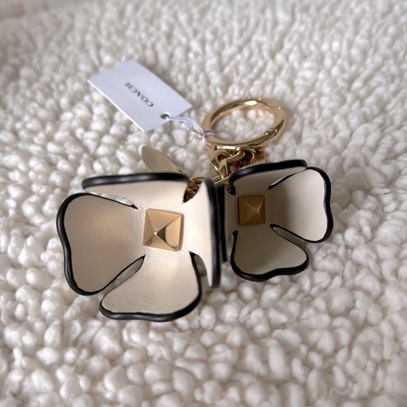 Coach Tea Rose Bag Purse Charm New NWT - Picture 3 of 6